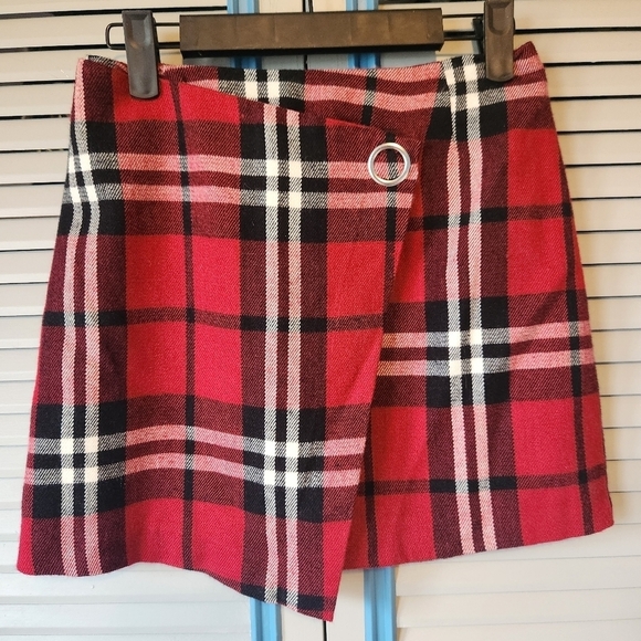 H&M Divided Red & Black Checkered Skirt - Picture 1 of 11